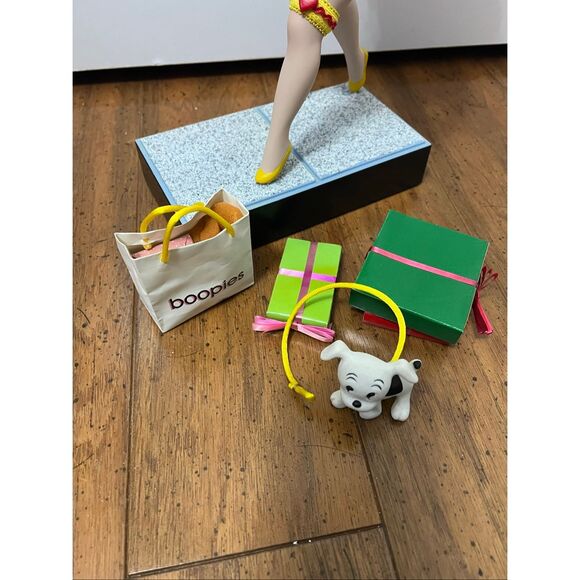 Danbury Mint Betty Boop Porcelain Collector 16" Doll "Shopping Spree" 1996 - Picture 11 of 16